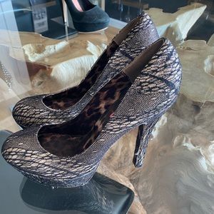 Betsy Johnson Black and Lace High Heels Size 8 1/2